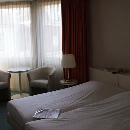 Flora Hotel 3*