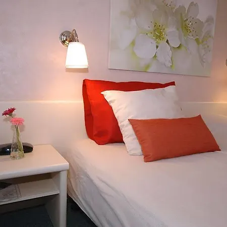 Flora Хиллегом